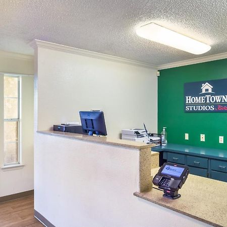 Hometowne Studios By Red Roof Dallas - North Addison - Tollway Екстер'єр фото