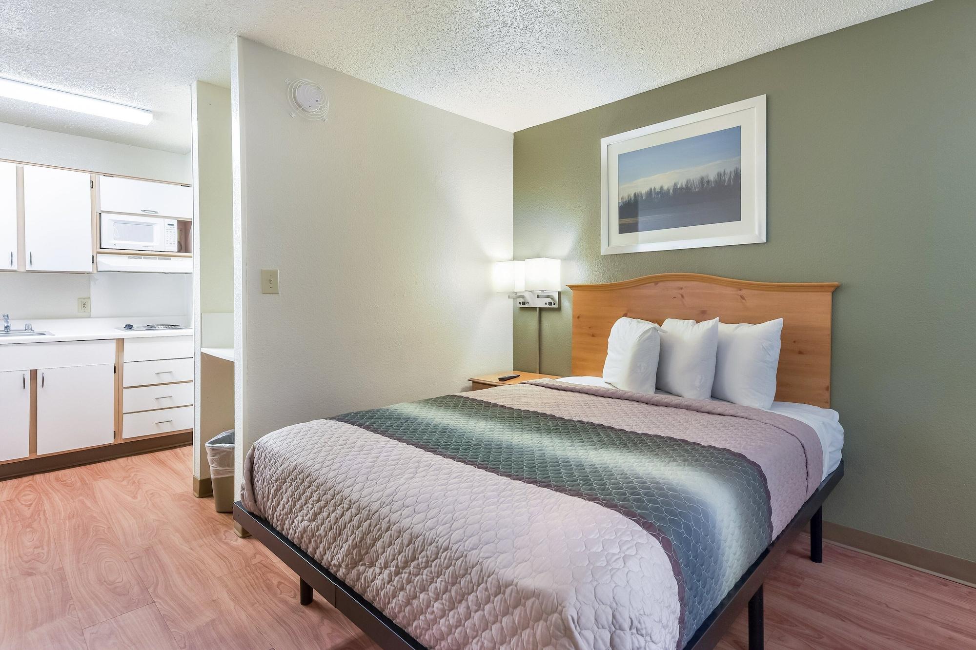 Hometowne Studios By Red Roof Dallas - North Addison - Tollway Екстер'єр фото